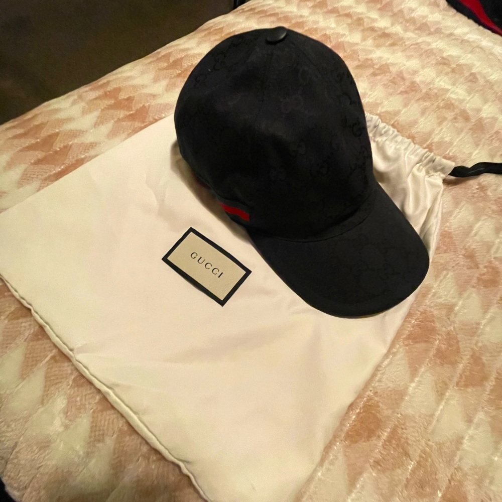 Authentic Mens Gucci Hat. Size:L 59 with leather adjustable strap.